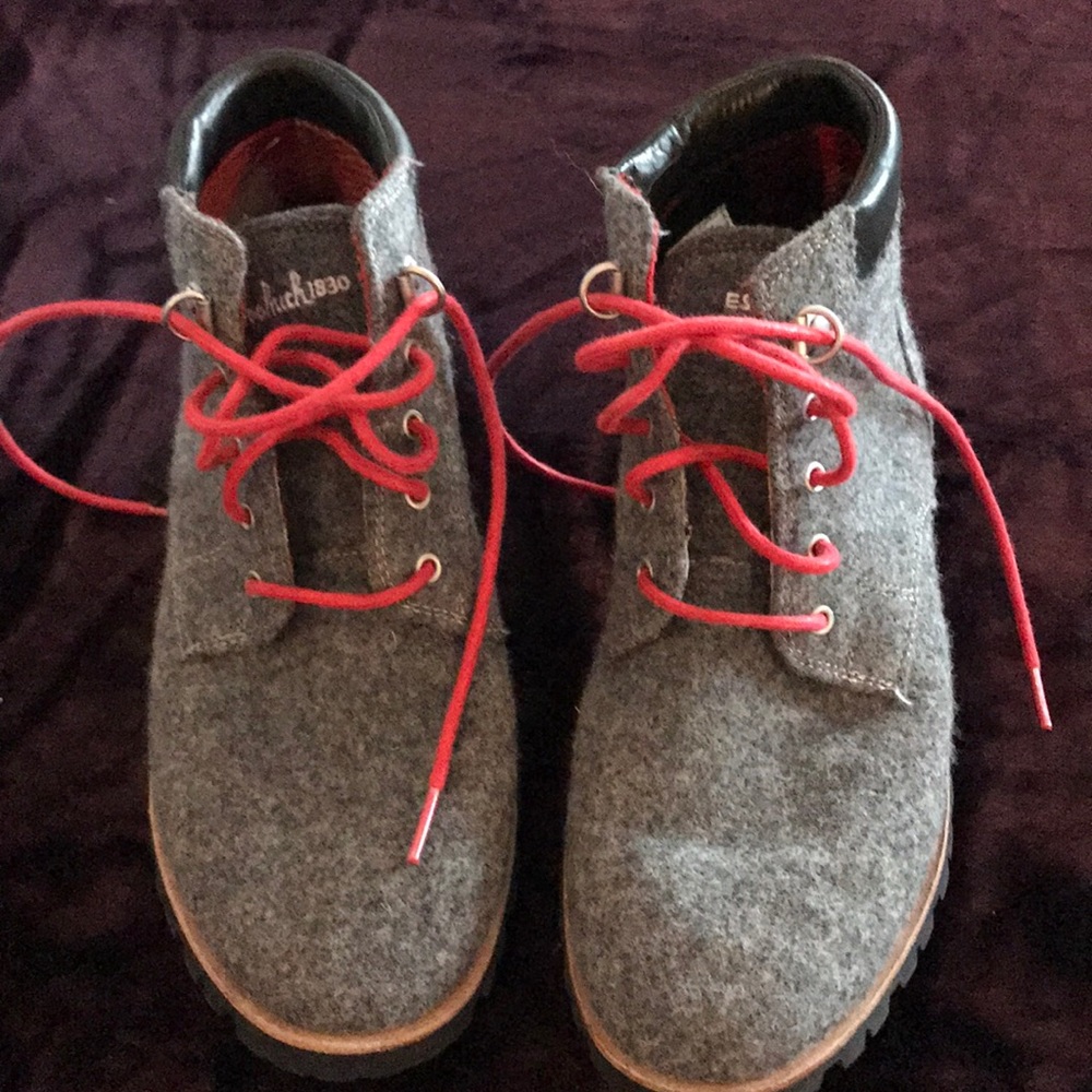 Woolrich women’s flannel boots. Sz7. Great shape!